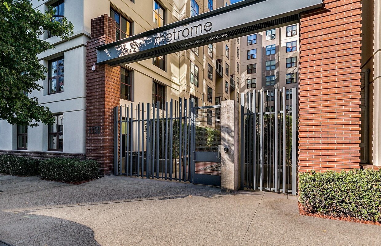 Foto principal - Beautiful 2B/2BA Downtown Corner Unit Cond...