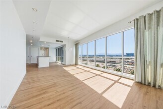 Building Photo - 4575 Dean Martin Dr
