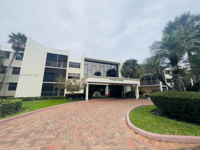 Building Photo - 491 Racquet Club Rd