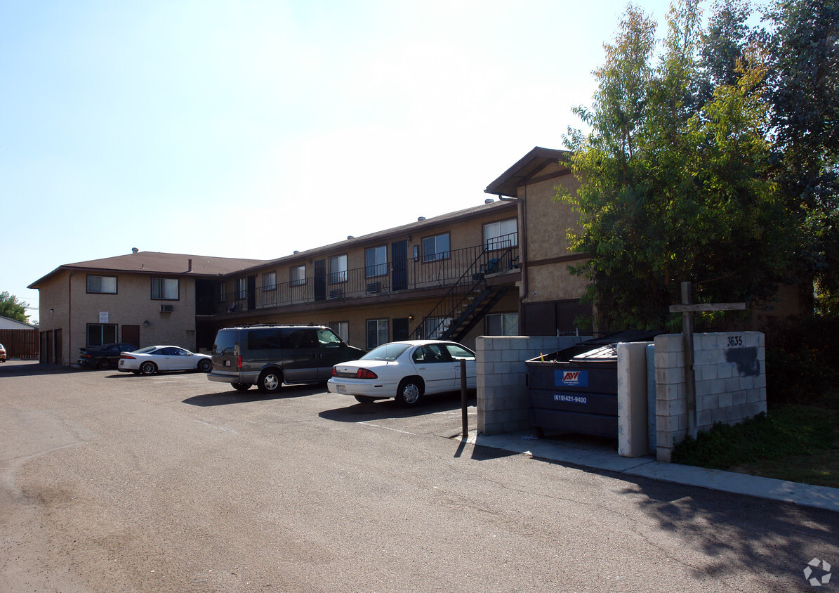 Primary Photo - 3635 S Barcelona St