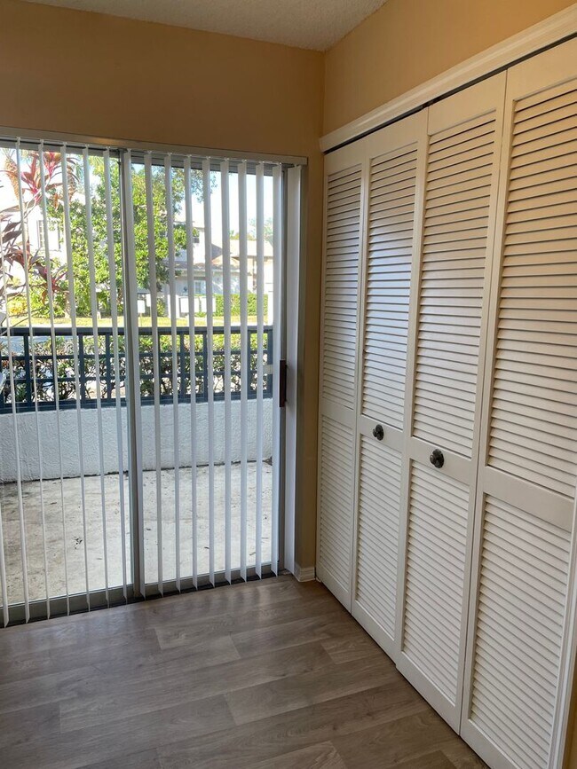 Foto del edificio - 1 story 3/2 in Meadow Woods with full sized washer and dryer included