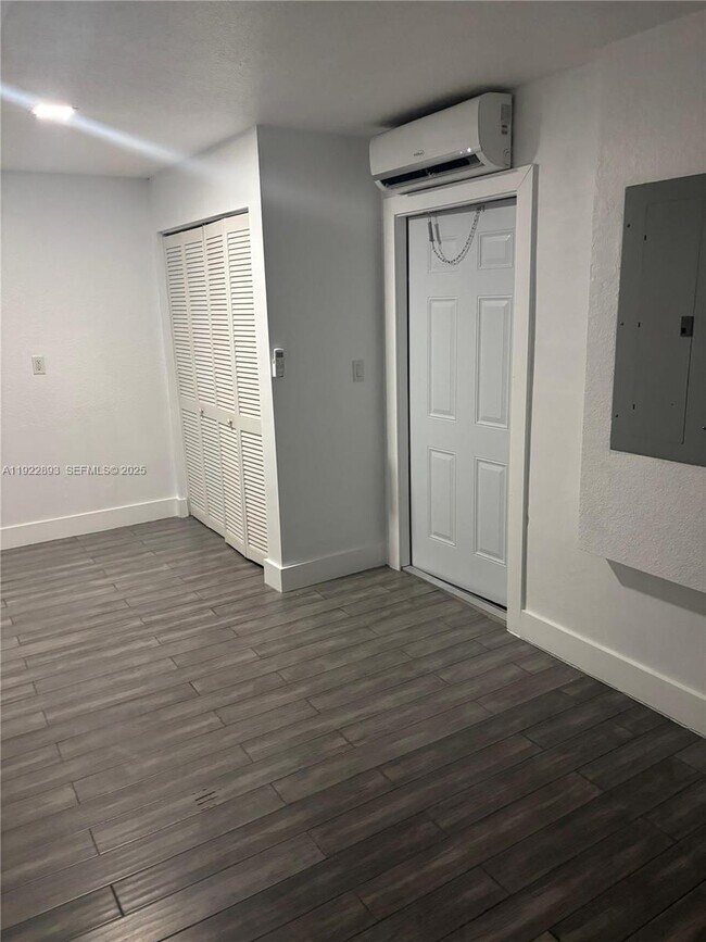 Foto del edificio - 15535 SW 10th St