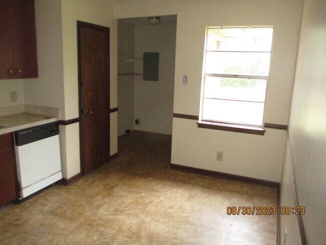 Building Photo - 1930 Edgerly Ave