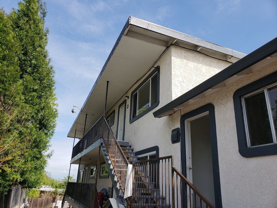 Primary Photo - Olive Ave 1555 1-5