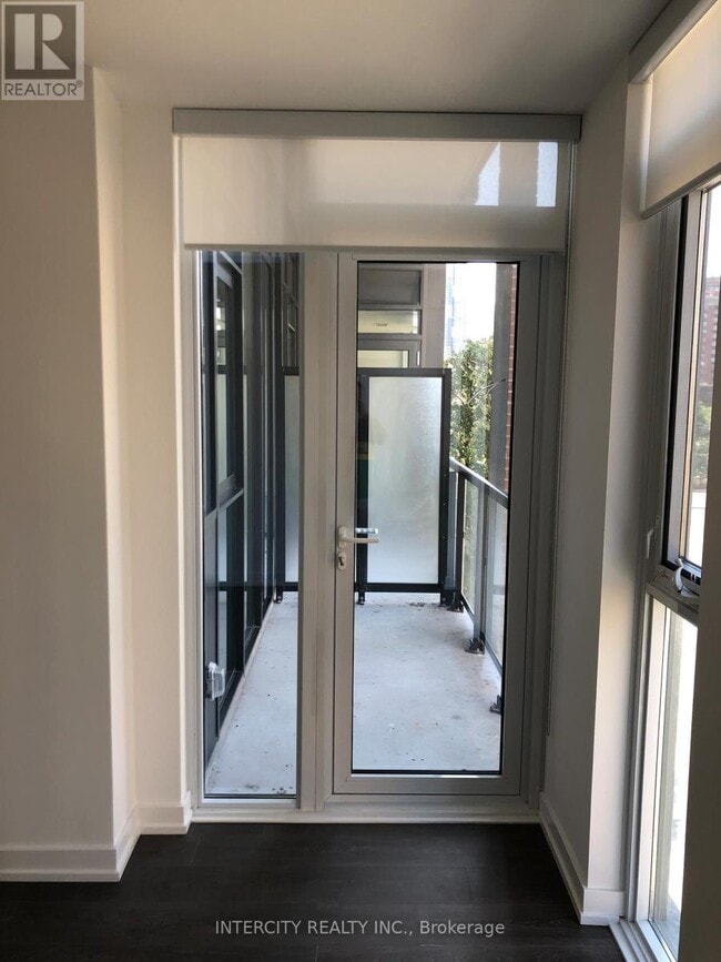 Building Photo - 159 Wellesley St E