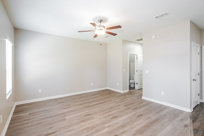 Foto del edificio - 1327 Rutherford St
