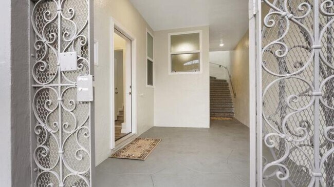Building Photo - 5 bedroom in San Francisco CA 94116