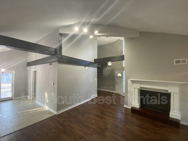 Building Photo - 8446 Chippingham Dr
