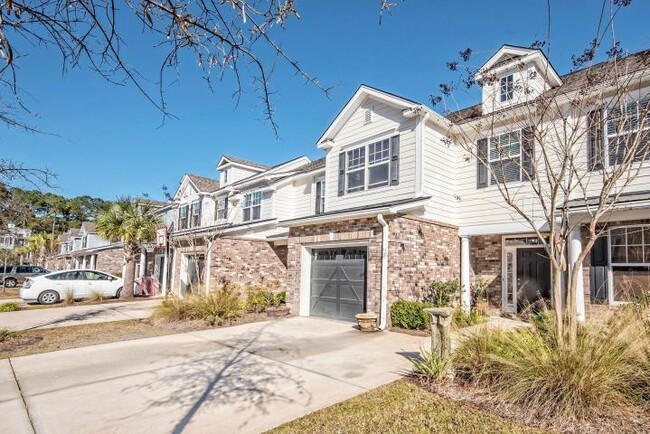 Building Photo - Gorgeous Park West Townhome!