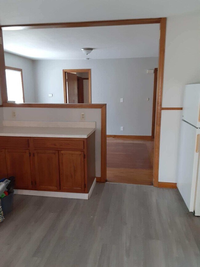 45 Dale St Unit 2r, Chicopee, MA 01020 Apartments in Chicopee, MA