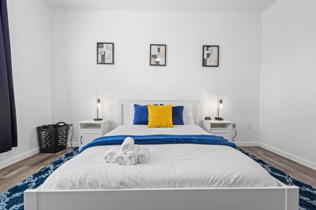 Building Photo - 2929 Kings Rd