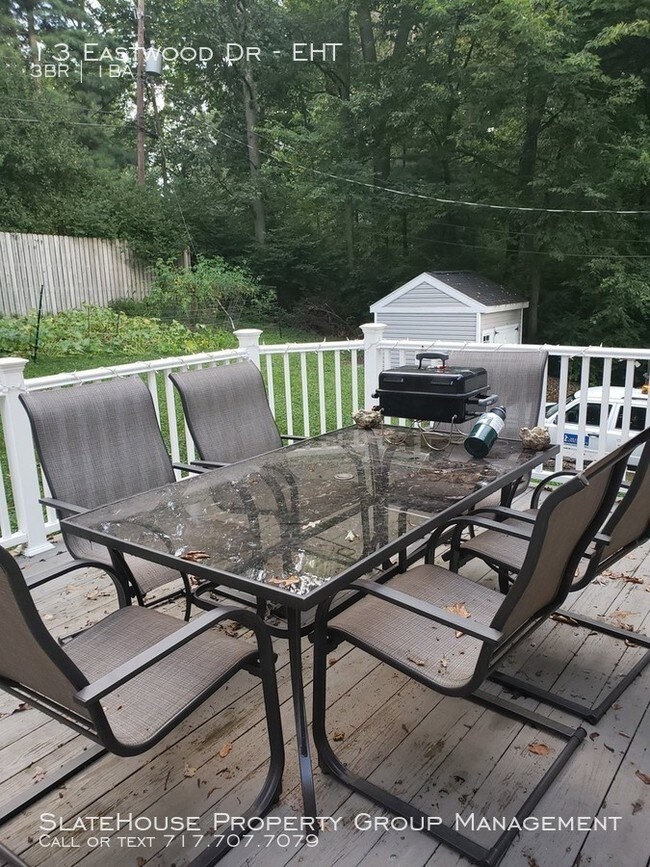 Foto del edificio - 13 Eastwood Dr