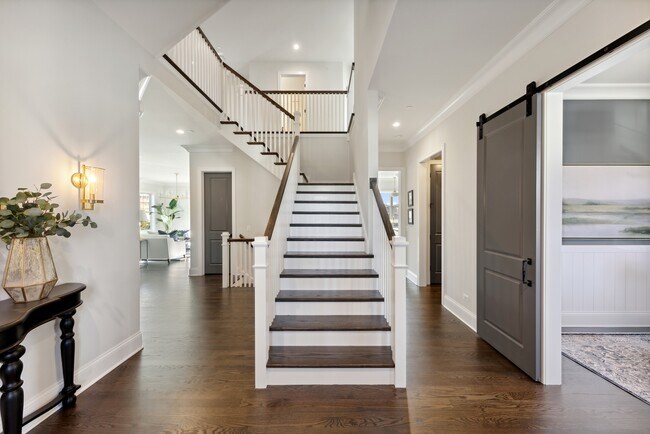 Building Photo - 1121 Pin Oak Dr