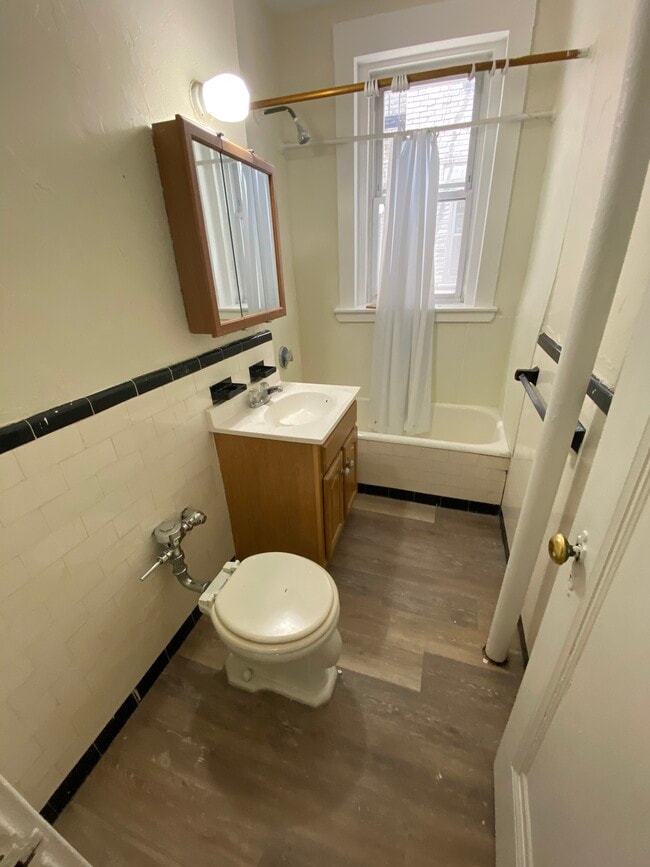 Foto del edificio - 1687 Commonwealth Ave