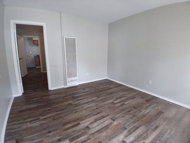 Building Photo - Newly remodeled two-bedroom, one-bath duplex
