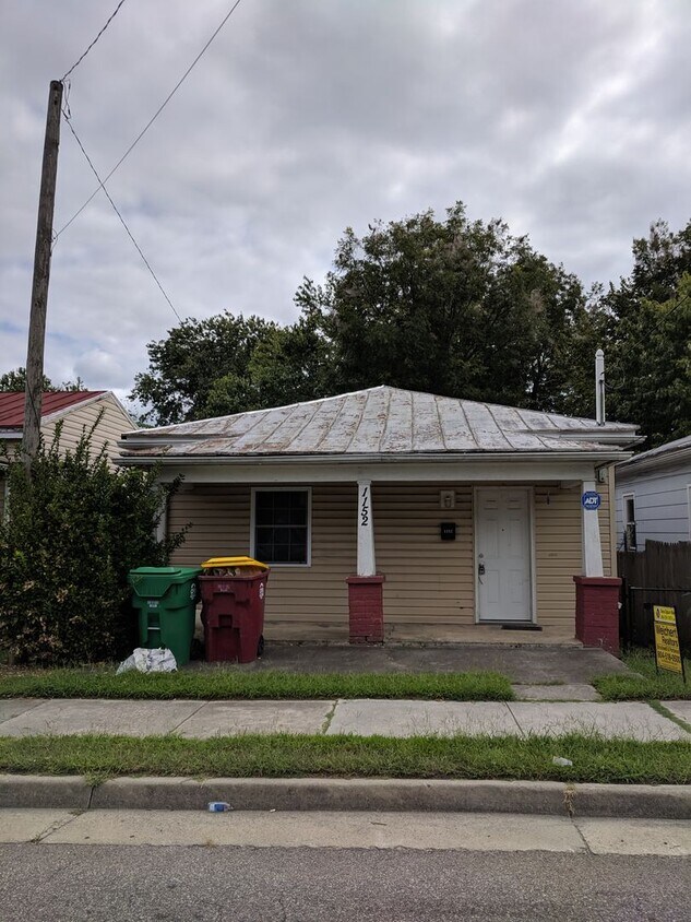 Primary Photo - Cozy 2 bedroom/1 bath house in Petersburg!