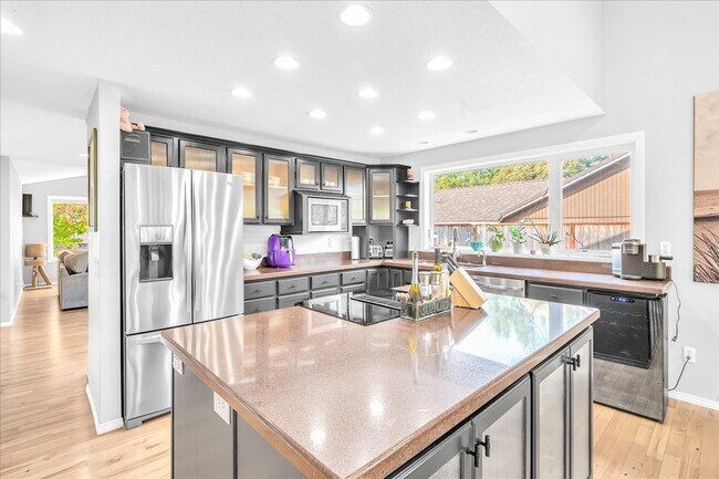 Building Photo - 8108 SW 160th Ave