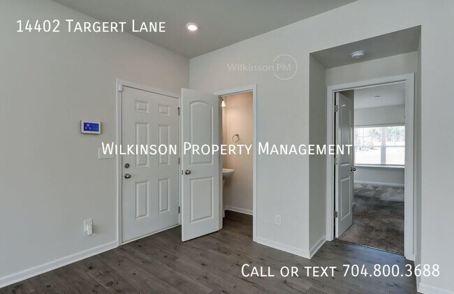 Foto del edificio - Stunning 4BD/2.5BTH Townhouse with Basemen...