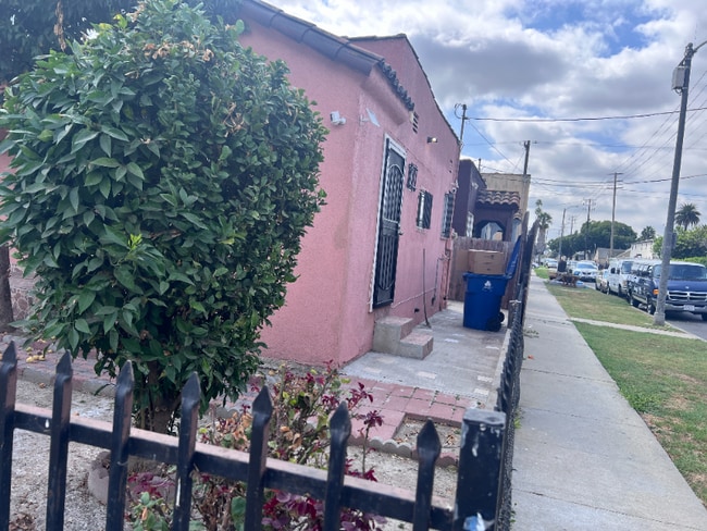 Foto del edificio - 800 E 82nd St