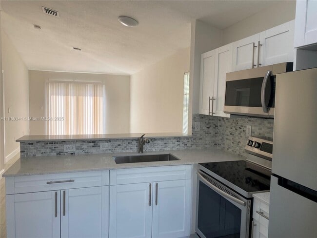 Building Photo - 14102 SW 120th Ct