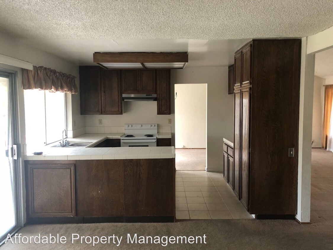 Building Photo - 4 br, 2 bath House - 4556 Darcelle Drive