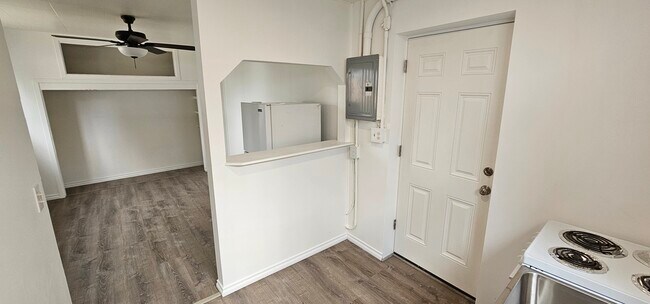 Kitchen - 5541 NE 72nd Ave