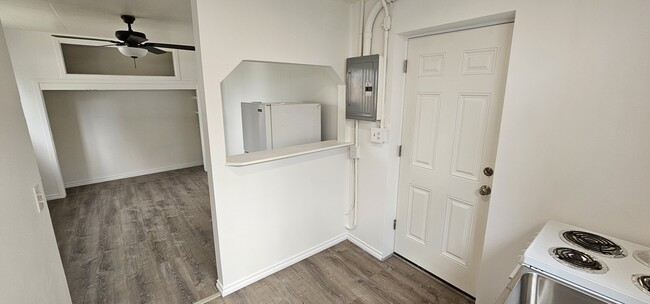 Kitchen - 5541 NE 72nd Ave