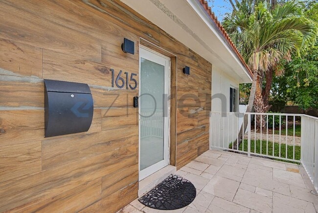 Building Photo - Unit