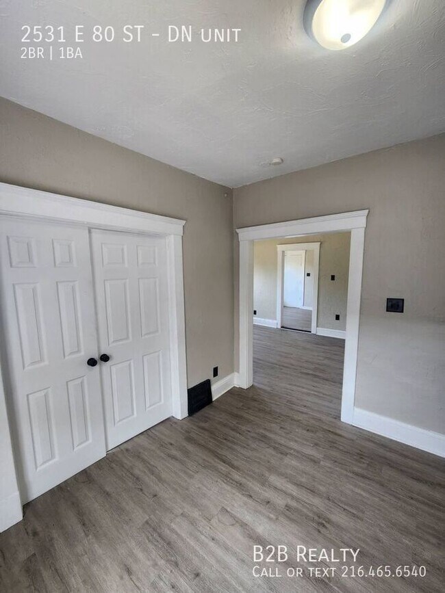 Foto del edificio - 2531 E 80th St