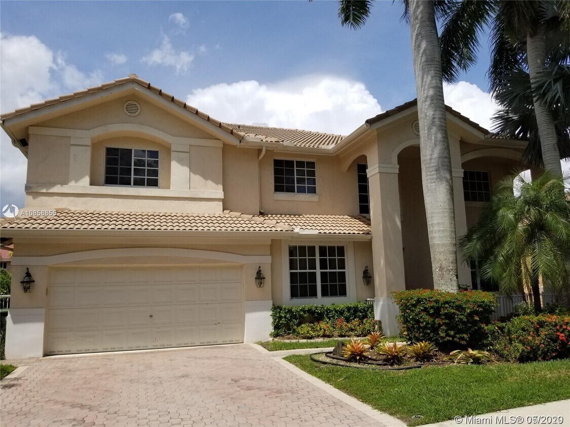 Foto principal - 2455 Greenbrier Ct