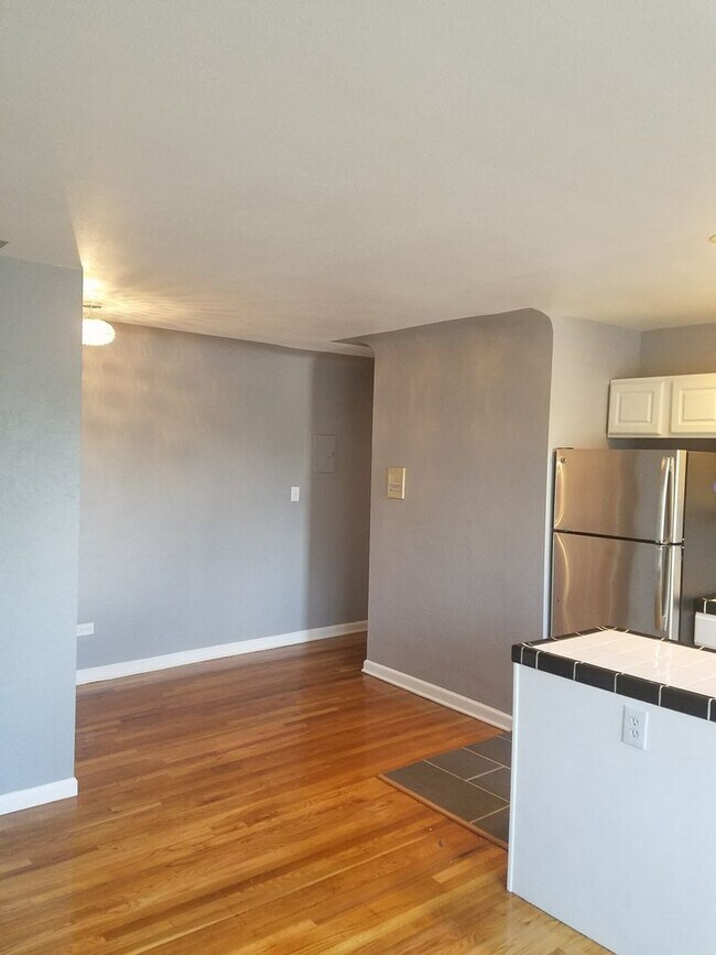 Foto del edificio - 505 Logan St