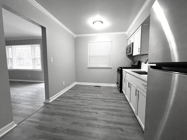 Foto del edificio - 3242 Elisha Ave