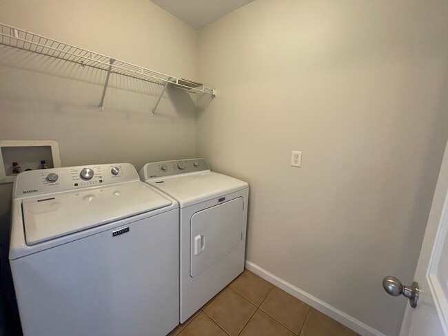 Building Photo - 1808 Chestnut Dr