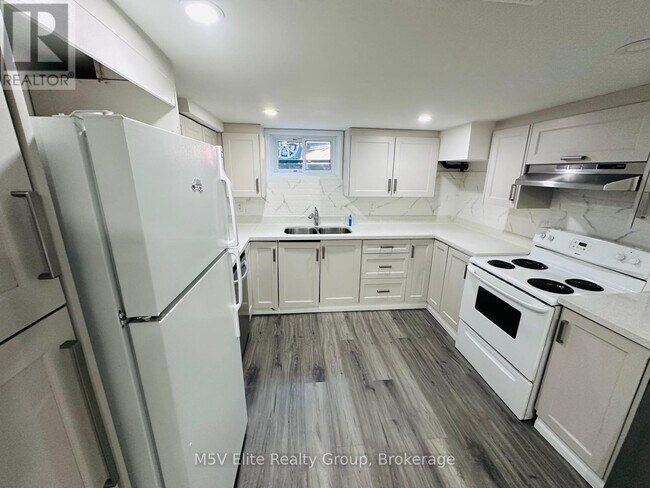 Photo du bâtiment - 24 Manor Rd