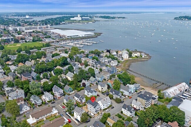 Foto del edificio - 13 Willow Ave