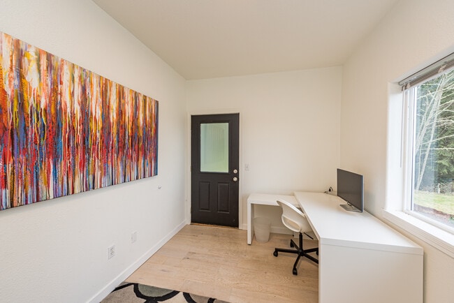 Building Photo - 281 Coral Dr
