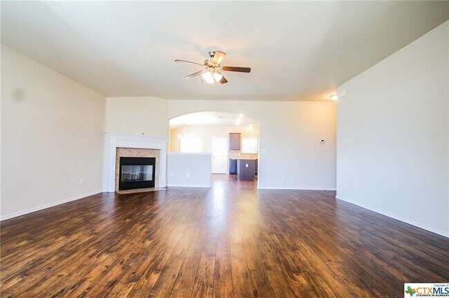 Foto del edificio - 705 Brooklynn Kay Dr