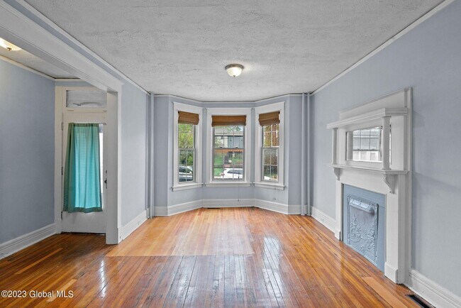 Building Photo - 238 Sheridan Ave