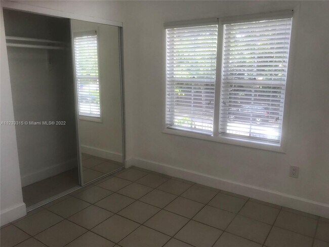 Foto del edificio - 3445 Franklin Ave