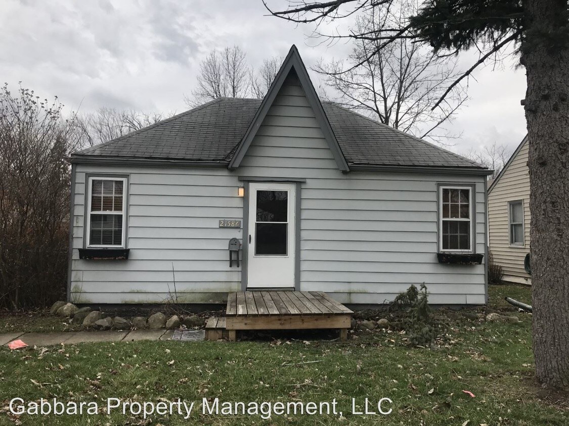 Primary Photo - 3 br, 1 bath House - 21586 East 8 Mile Road