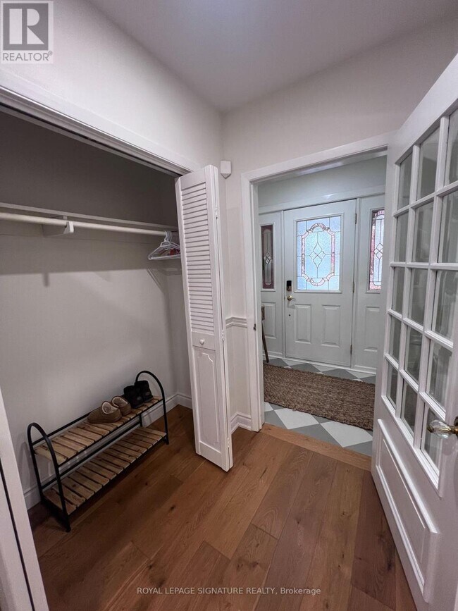 Photo du bâtiment - 195 Upper Canada Dr