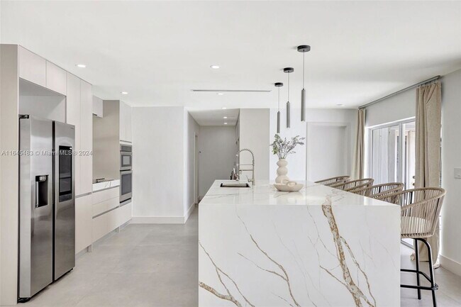 Foto del edificio - 1448 NE 57th St