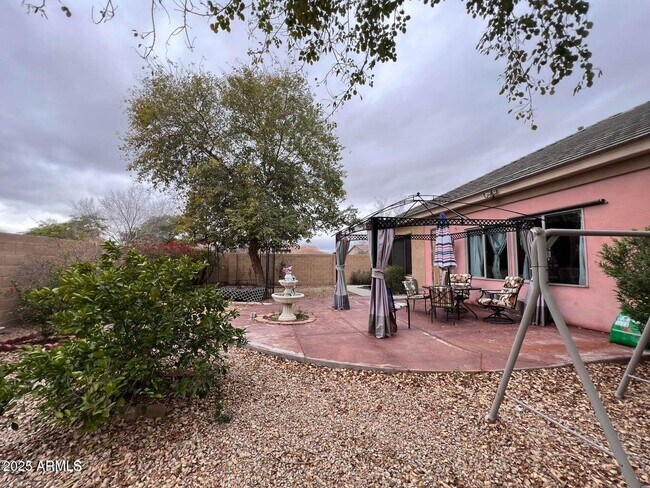 Foto del edificio - 16195 W Glenrosa Ave