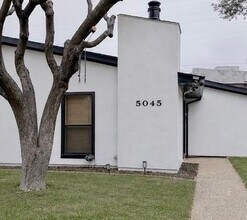 Building Photo - 5045 Thunder Rd