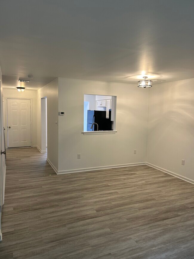 Building Photo - 133 Delancy Pl