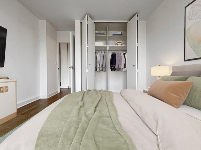 Building Photo - 240 E 26th St