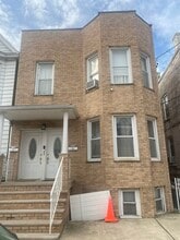 Building Photo - 122 W 20th St