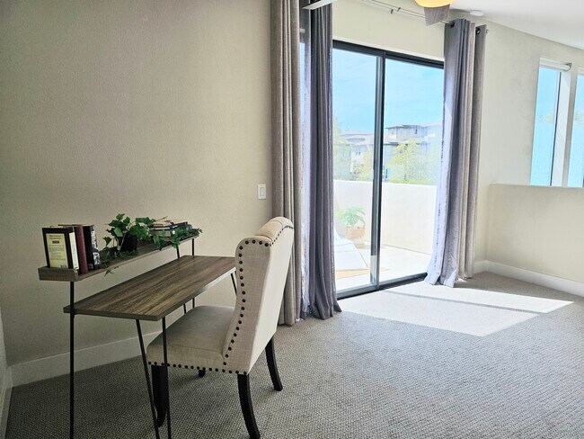 Loft/office/guest Rm - 8536 Aspect Dr