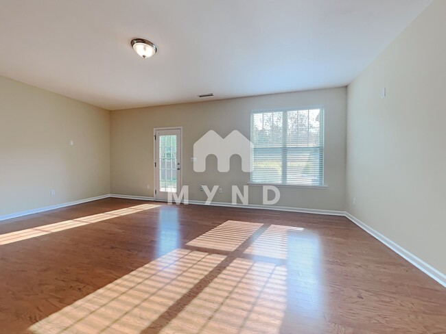 Building Photo - 563 Panorama Park Pl