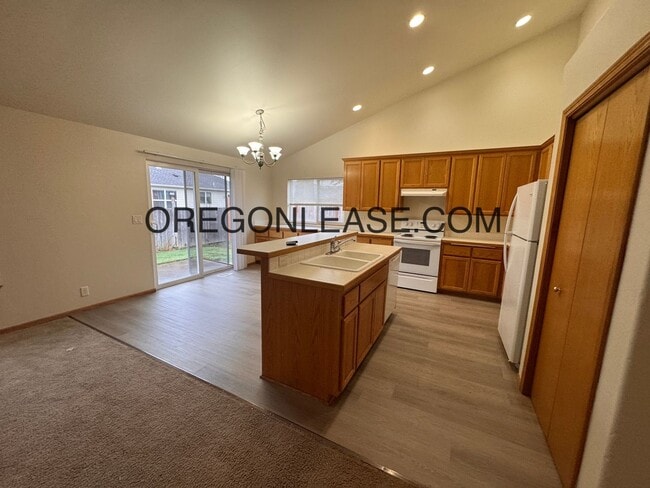 Foto del edificio - 3 bed 2 bath West Eugene Home